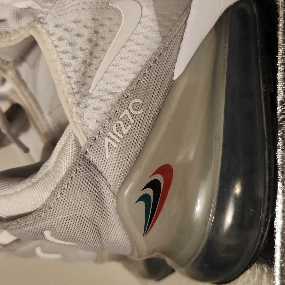 Nike Women's Air Max 270 White and Gray Shoes Size 5.5 - Picture 3 of 8